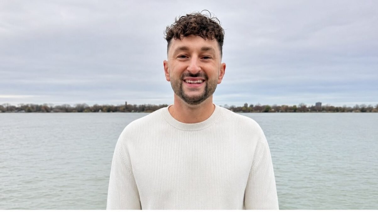 zachery dereniowski net worth