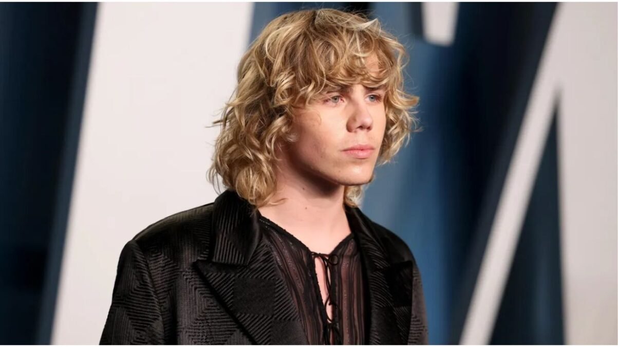 the kid laroi net worth